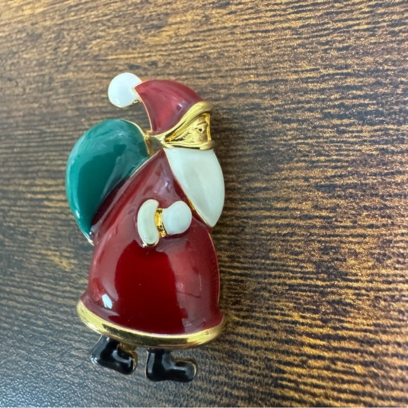 Festive Enamel Santa Claus Brooch Pin Gold Red Black White and Green - Picture 6 of 9
